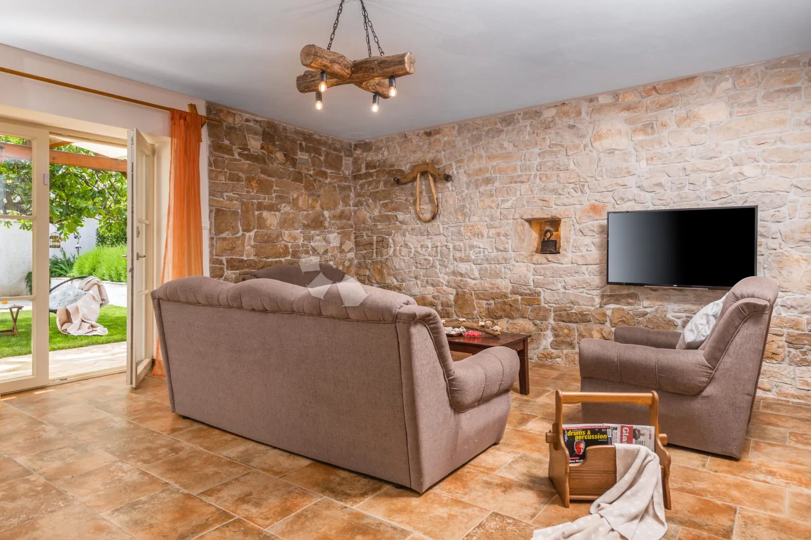 autentična vila istarskog šarma s bazenom, jaccuzzijem, i morem u blizini - slika 17