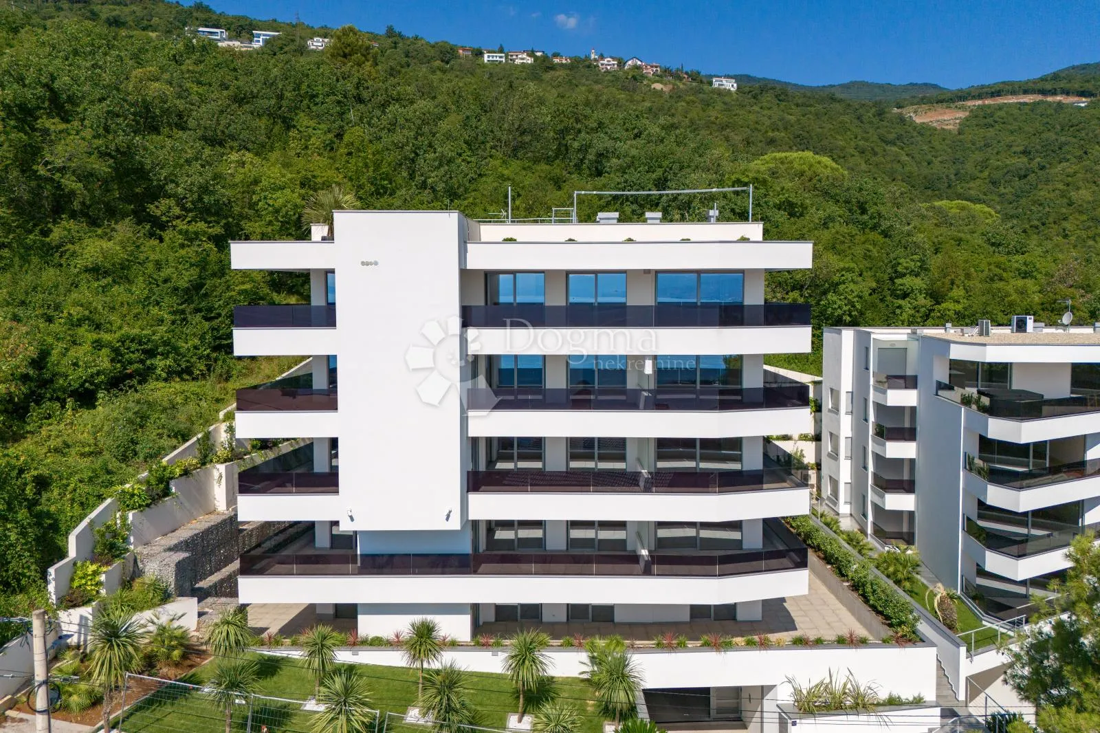 penthouse s bazenom, panoramski pogled - slika 4