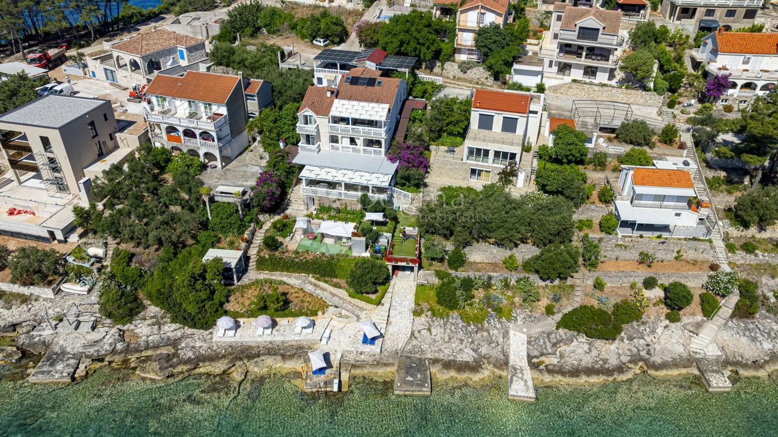 prvi red do mora: samoodrživa apartmanska vila s uhodanim poslovanjem – vela luka, korčula - slika 40