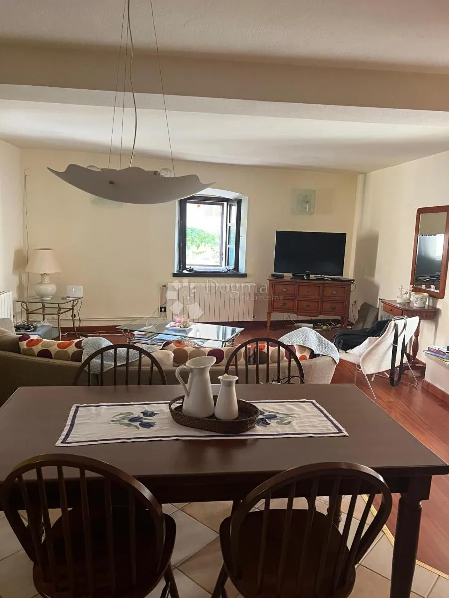 prilika, kamena vila, jelsa, otok hvar - slika 10