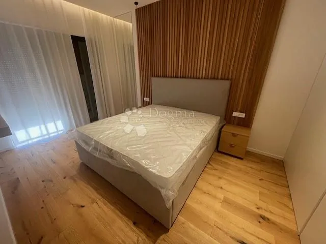 kostrena -luksuzni stan 260m2 bazen garaža - slika 7