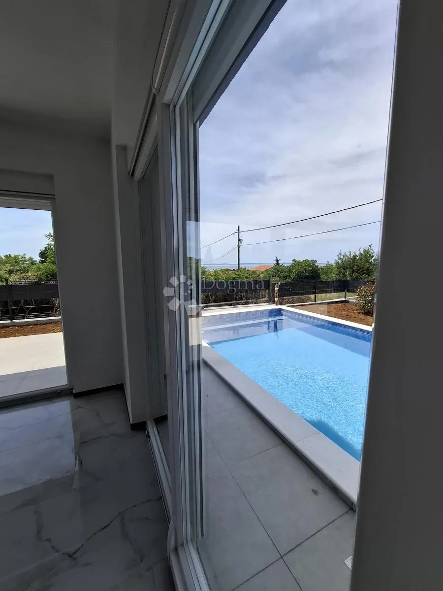 moderna vila sa bazenom - slika 4