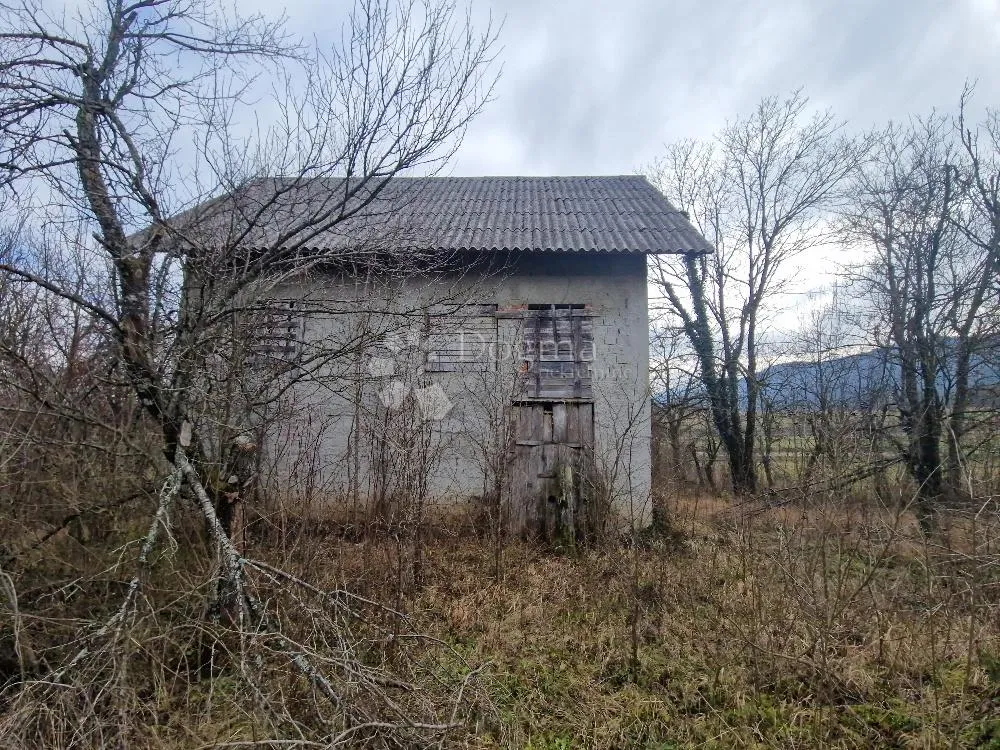 kuća u plaškom za život i vikend - slika 2