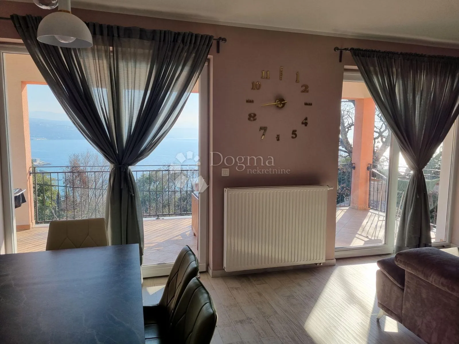 trosoban stan s vrtom i panoramskim pogledom na more - slika 11