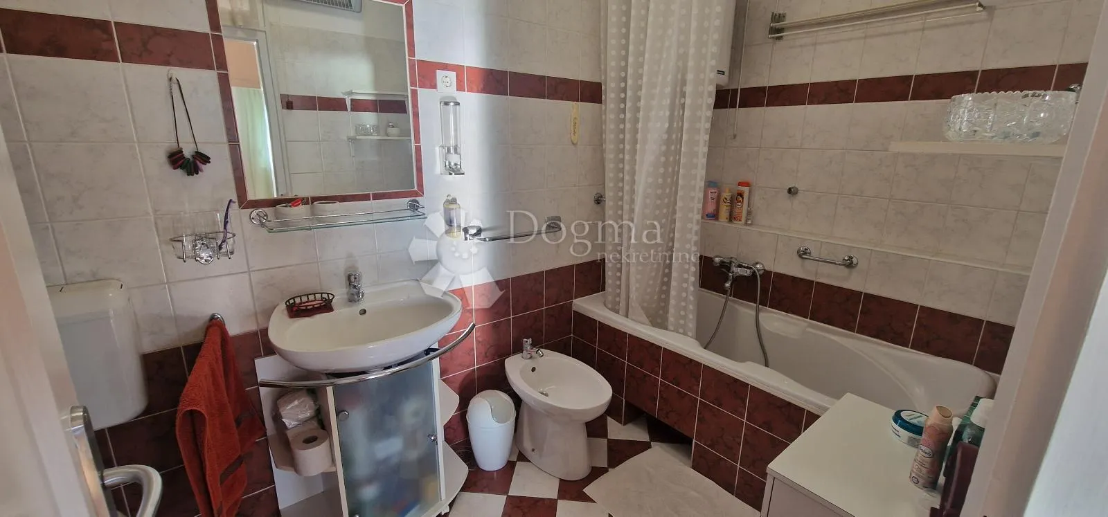 krimeja, trosoban stan za najam 80m2 - slika 8