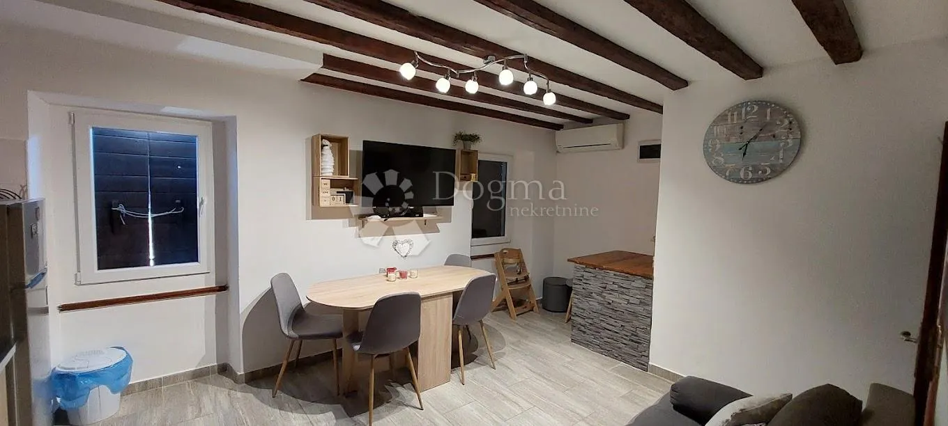kuća sa 3 apartmana u centru rovinja! - slika 25