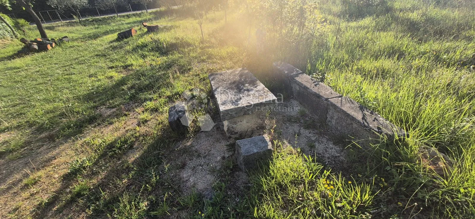 kombinirano građevinsko 950 m2 +poljoprivredno zemljište 1773 m2 - slika 22