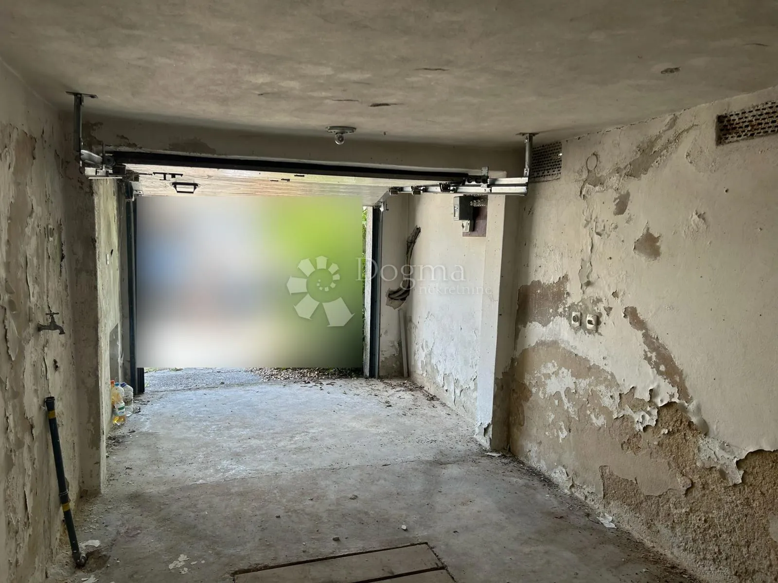 kozala – velika garaža 34 m², blizina centra - slika 4