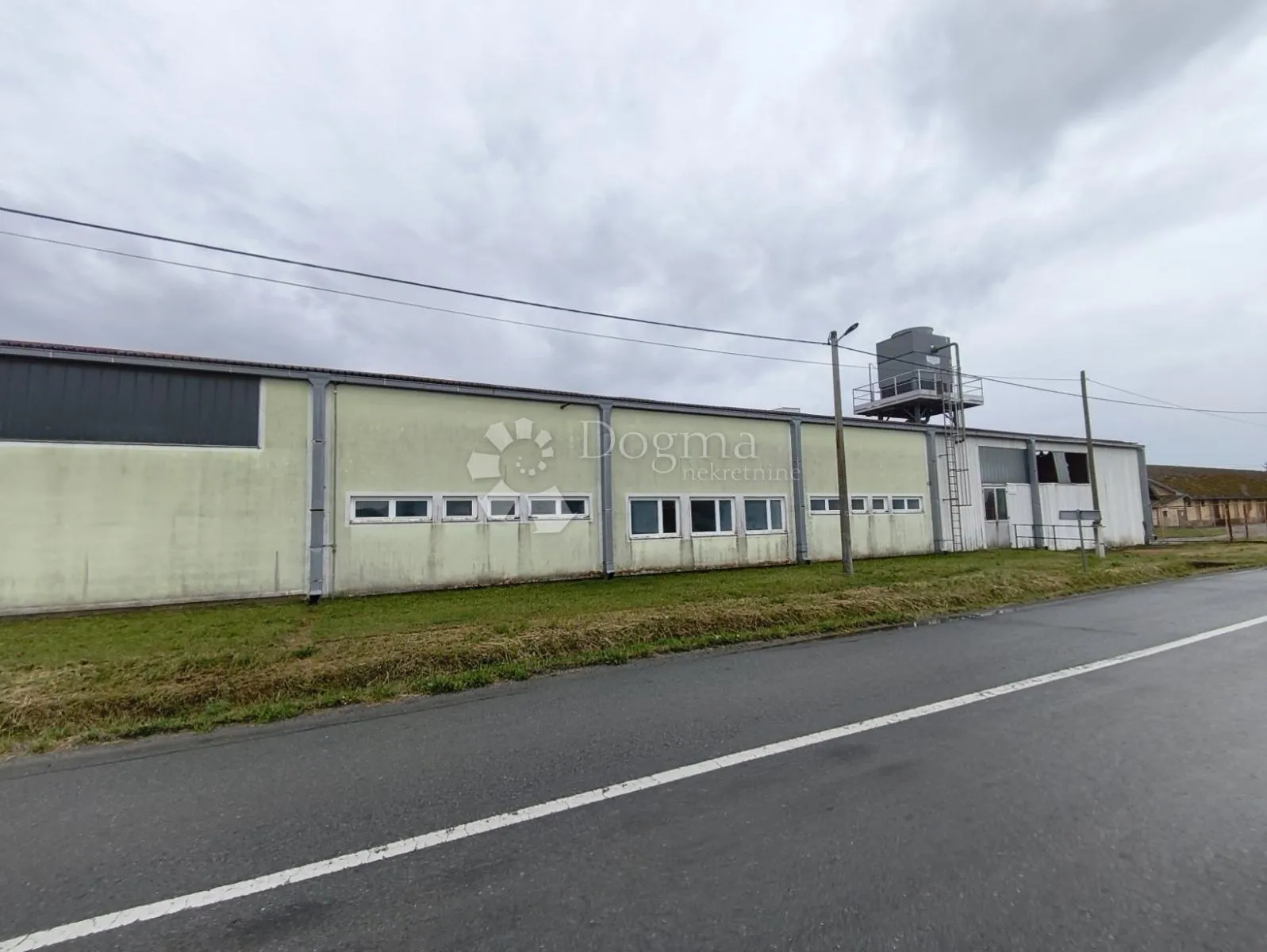 poslovno-industrijski kompleks za najam! - slika 11