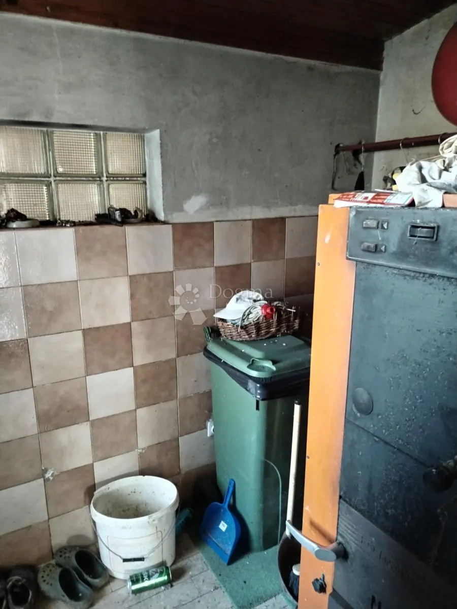 kuća sa zemljištem na prodaju - odmah useljiva ! - slika 36
