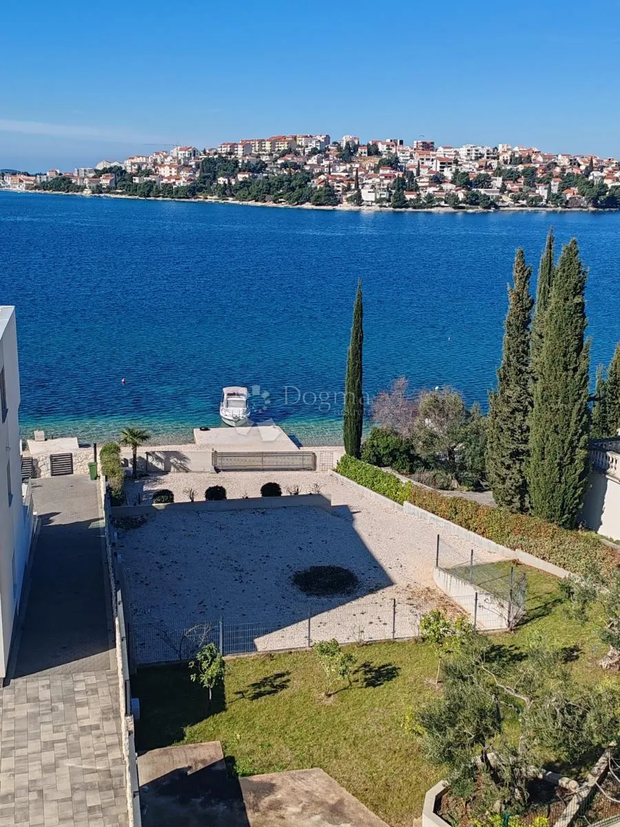 zatoglav - kuća nadomak mora sa 7 apartmana i poslovnim prostorom - slika 8