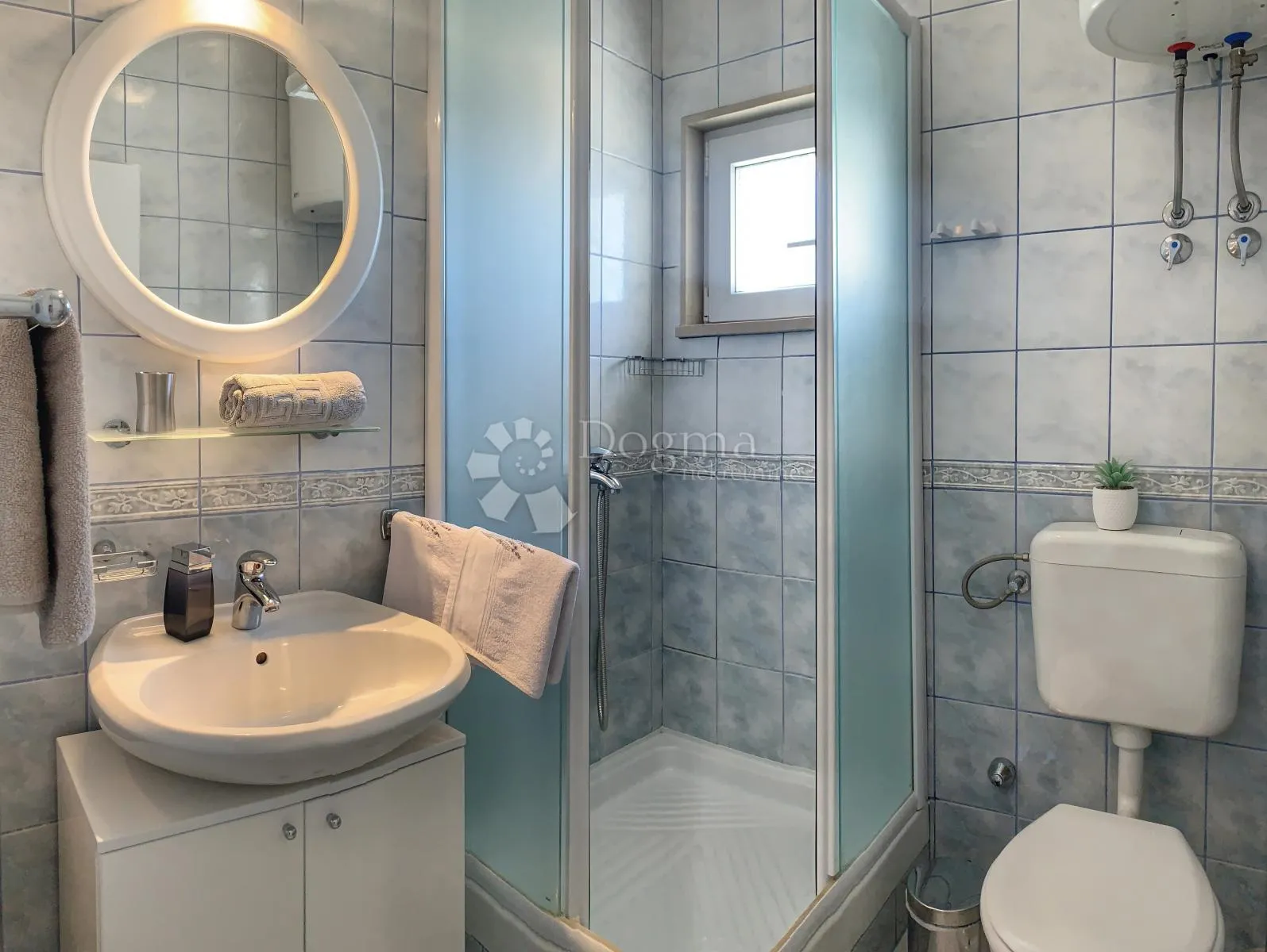 apartmanska kuća bol - slika 10