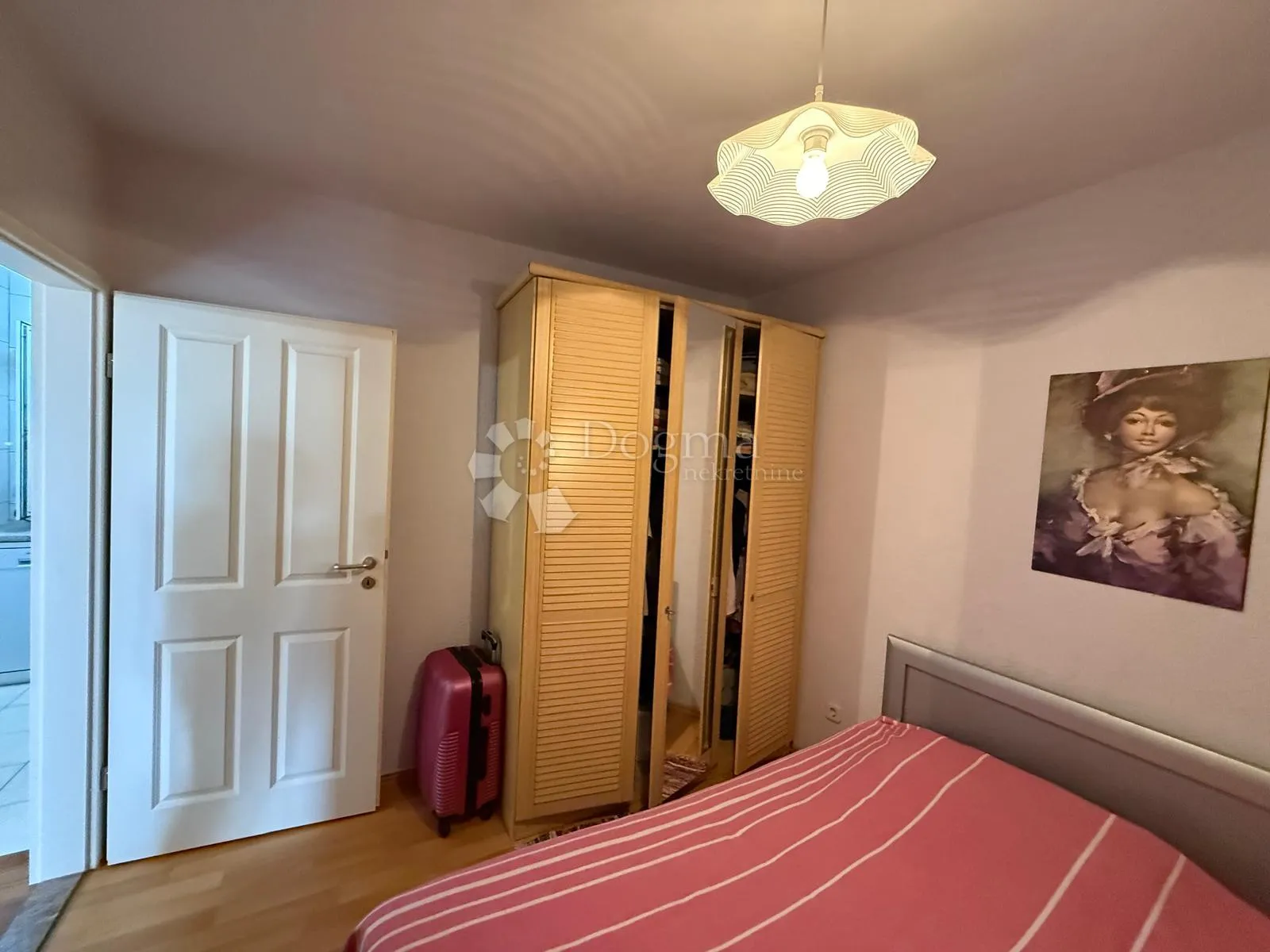 apartman s terasom vrtom parking namješten prilika !!! - slika 14