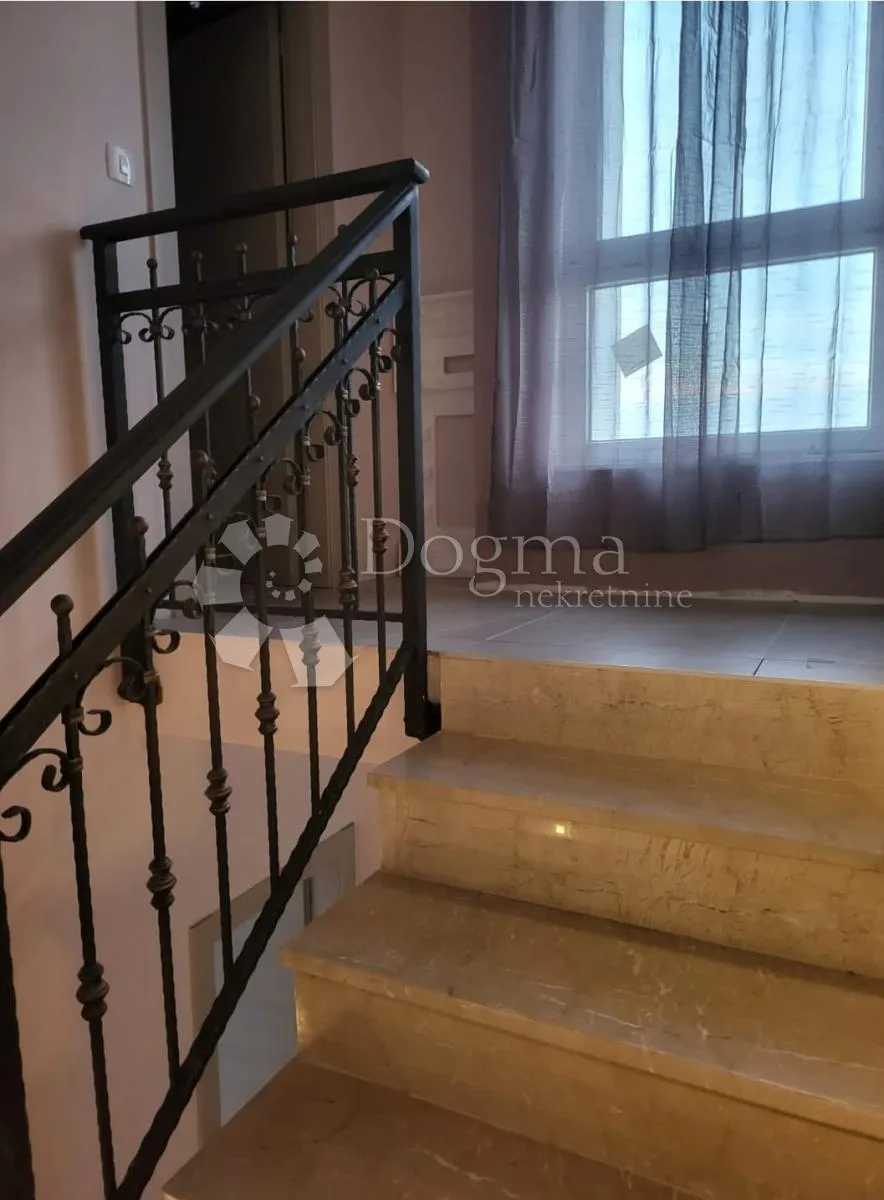 moderna vila sa bazenom, marina - slika 9