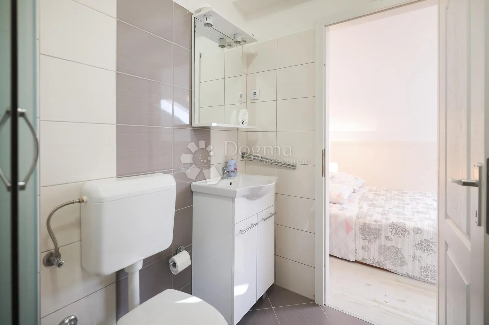 dvoetažni apartman 250 mod mora u zatonu - slika 10
