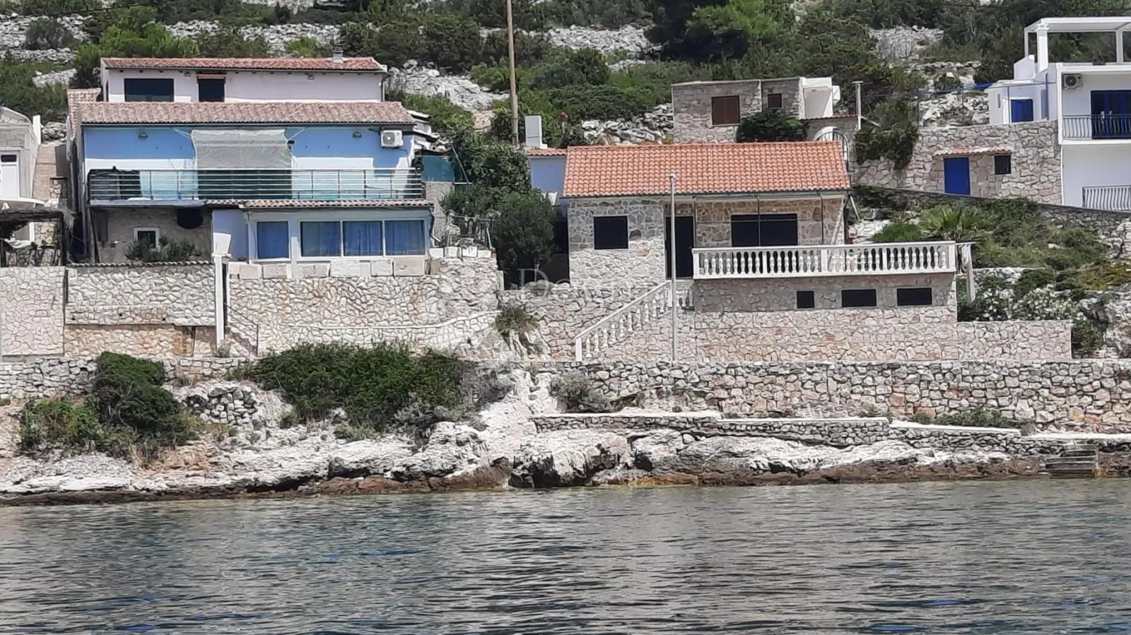 prilika! kuća u prvom redu do mora, žirje - slika 2