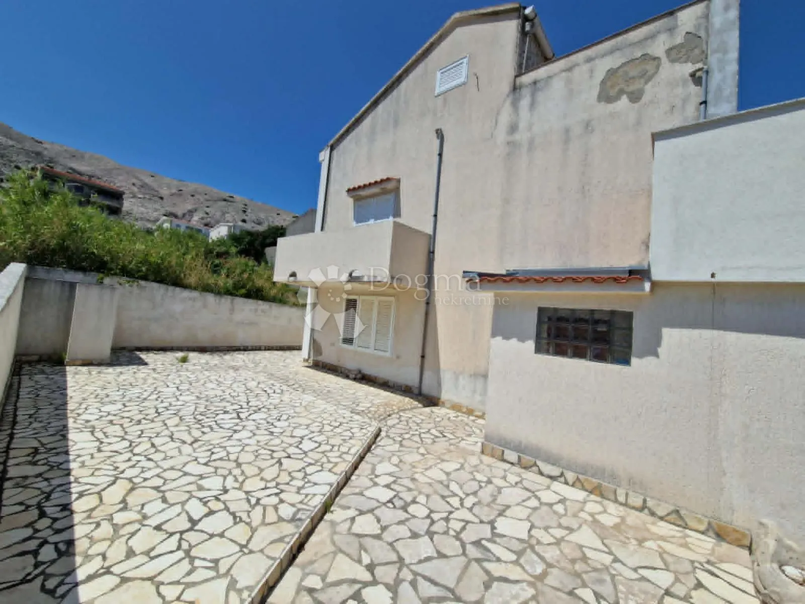pag - kuća s 2 apartmana 282,80 m2 - 250 m od mora - slika 7