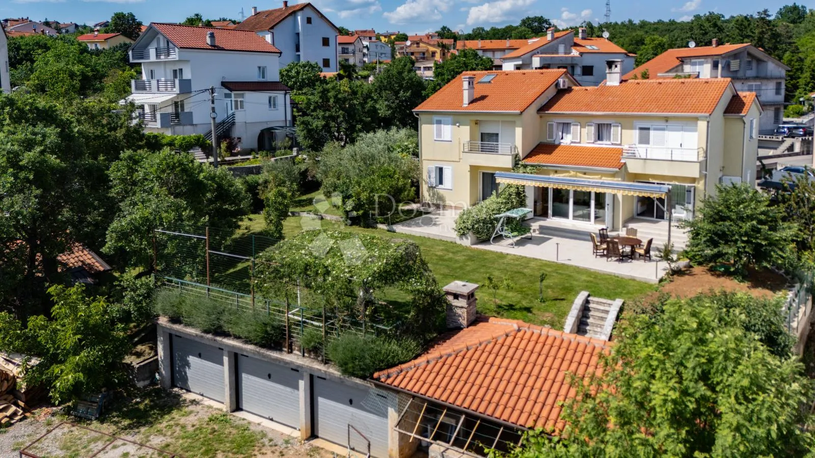 srdoči-240m2 više parkirna mjesta,okućnice 931m2 - slika 38