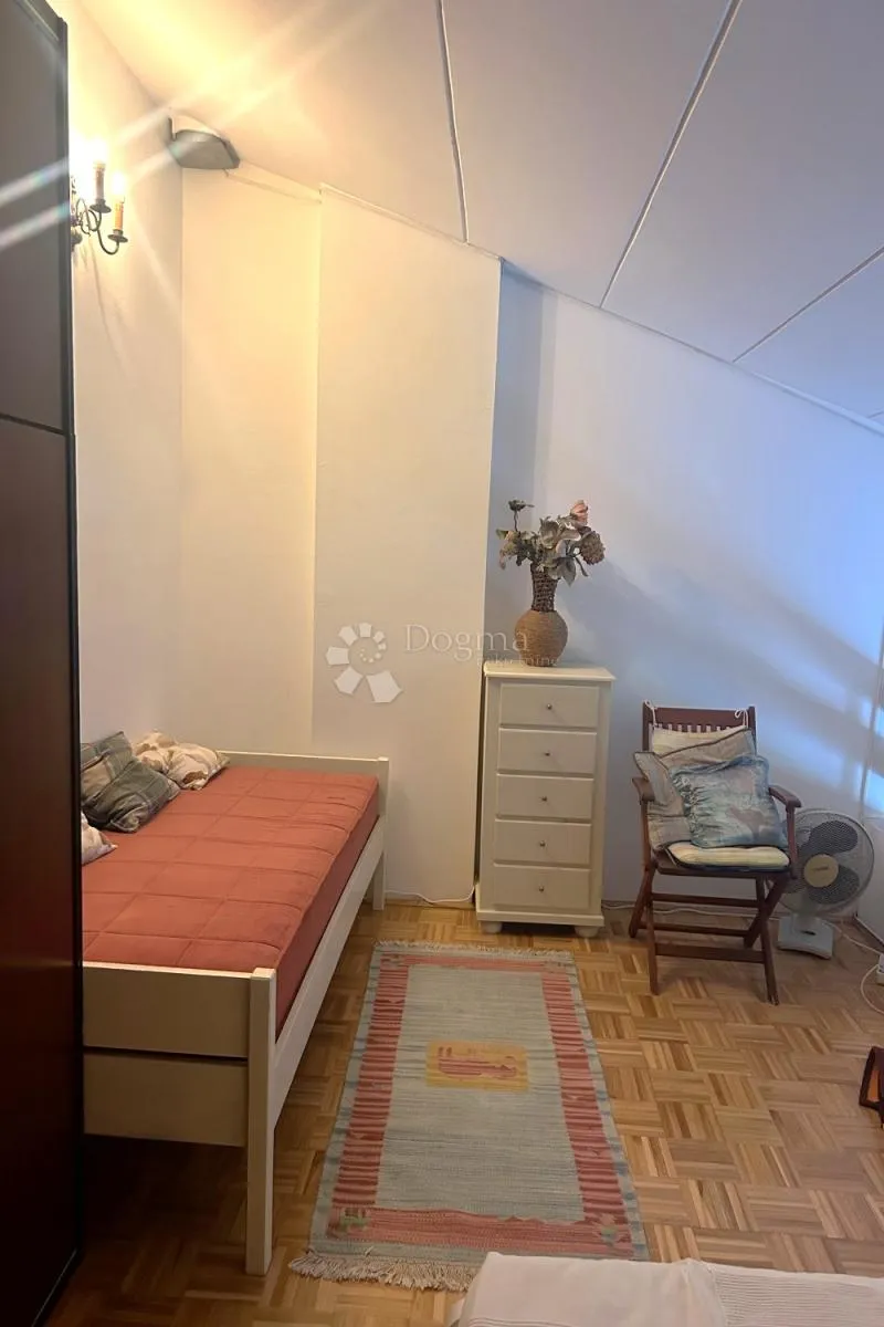 červar-porat - lijep stan s velikim balkonom i galerijom - slika 13