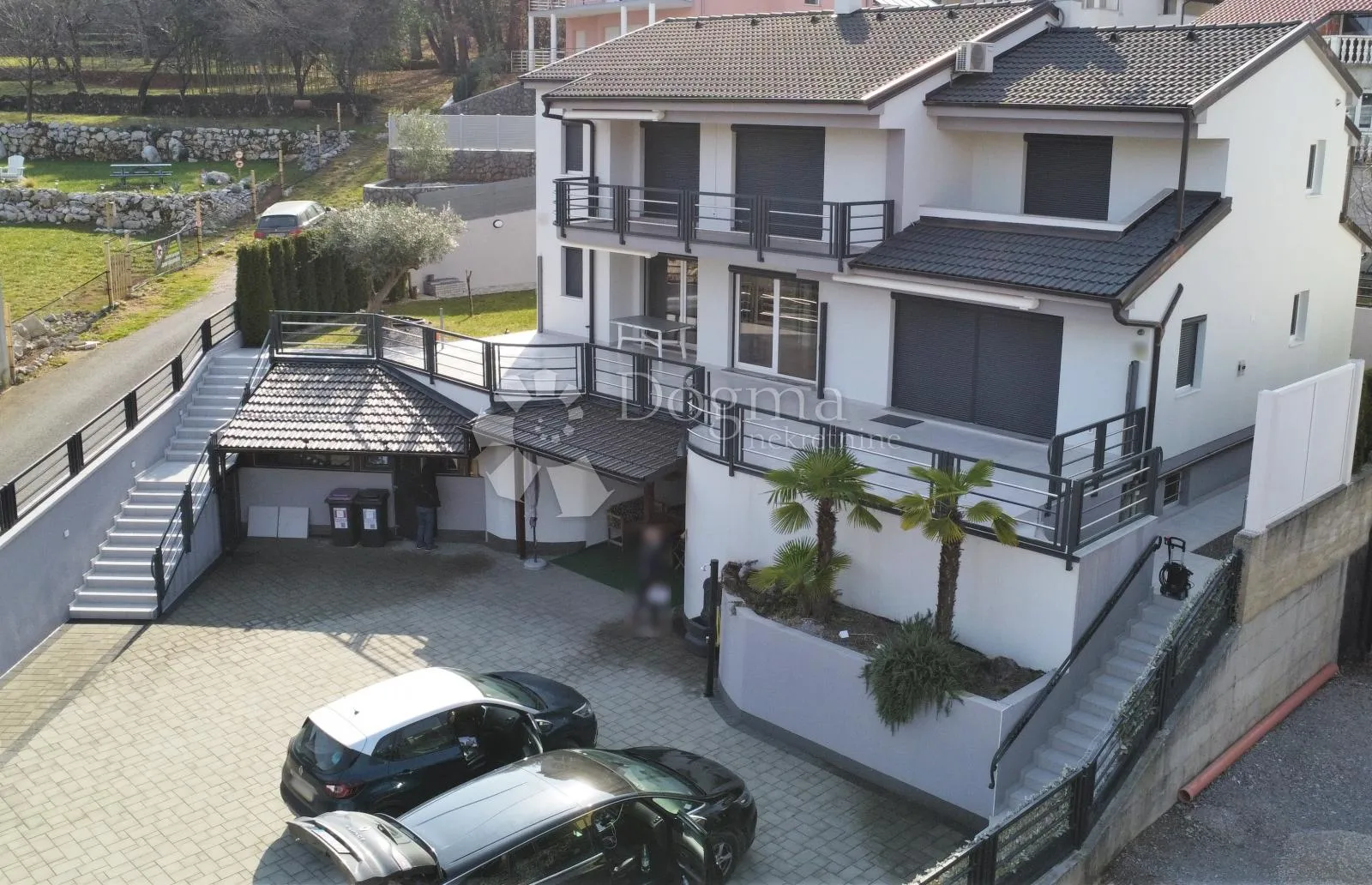 lovran kuća sa četiri stambene jedinice i okućnicom - slika 39