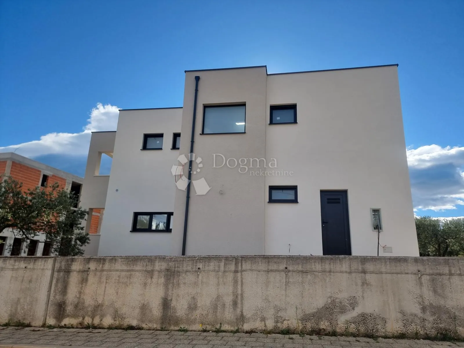 vodice - moderna villa s bazenom - slika 7