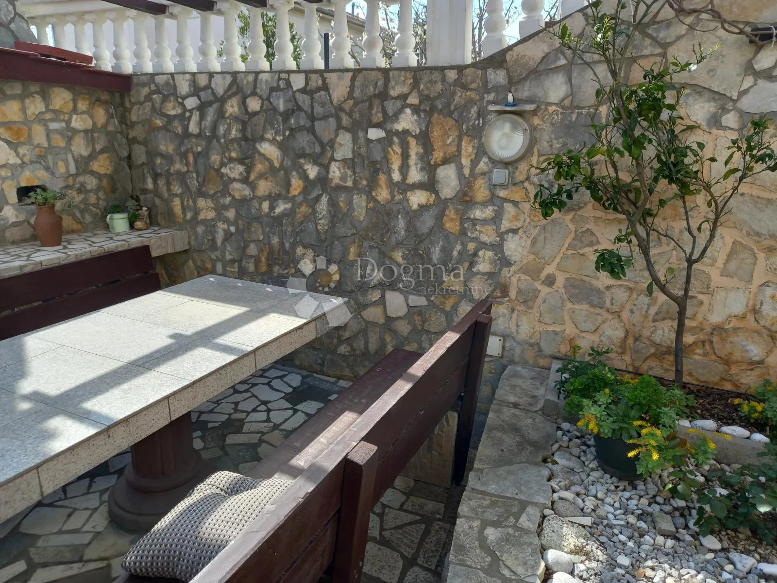 apartmanska kuća 120 metara od plaže - slika 43