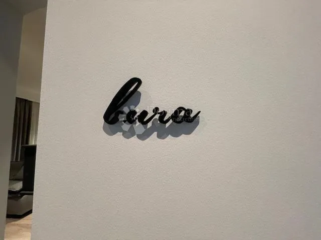 iznajmljujem tri sobe i dva apartmana u samom centru grada - slika 31