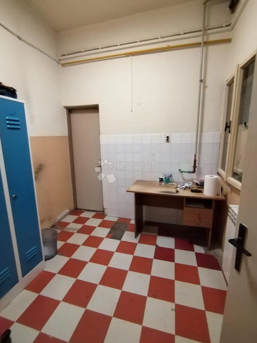 stambeno-poslovna kuća u dubravi - vrbovec - slika 17
