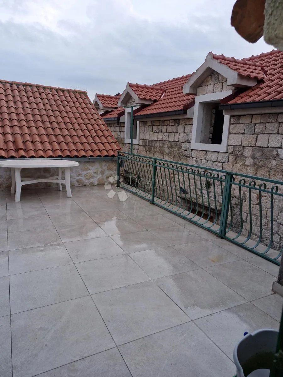 kamena kuća s poslovnim prostorom - slika 3