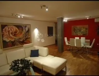 atraktivan stan u villi sa predivnim panoramskim pogledom na more - slika 15