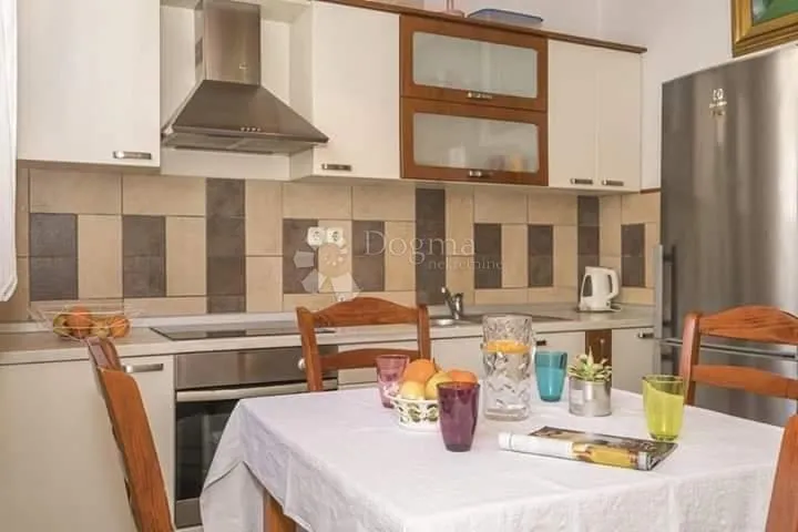 prodaja dva zasebna apartmana s pogledom na more - slika 5