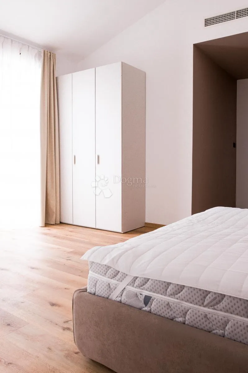 poreč okolica – moderna vila s bazenom i 4 spavaće sobe - slika 14