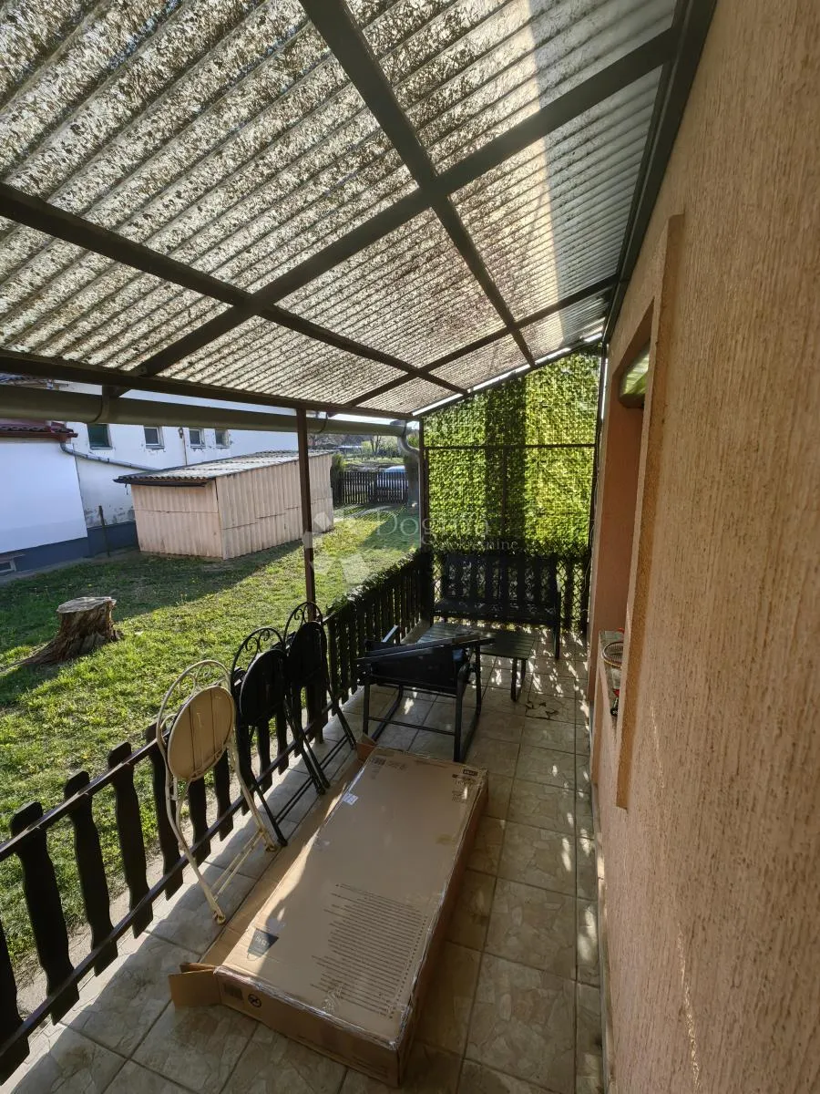 obiteljska kuća u mirnom dijelu petrijevaca - slika 22