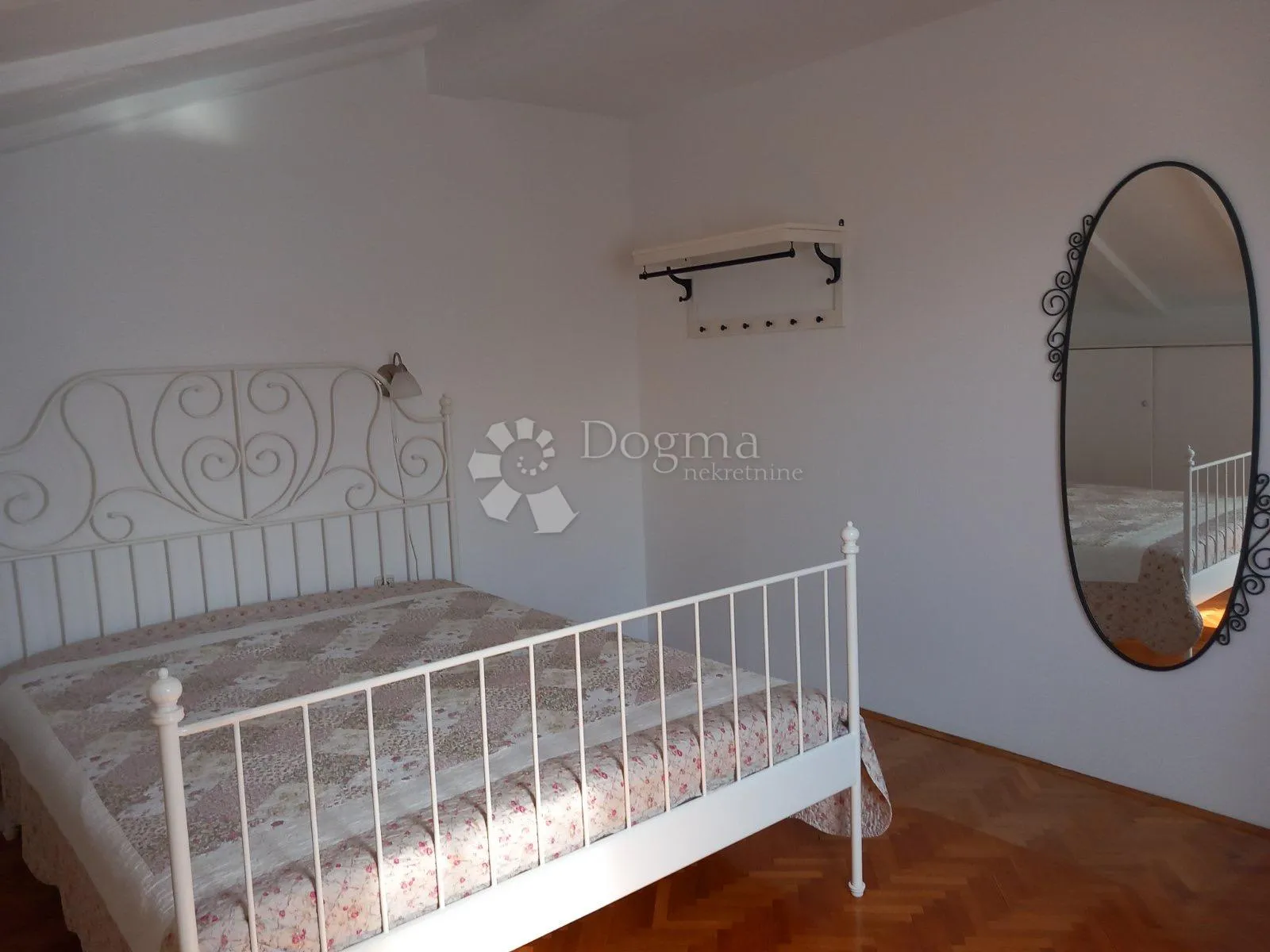 trsat stan 100m2 2s+db za najam - slika 12