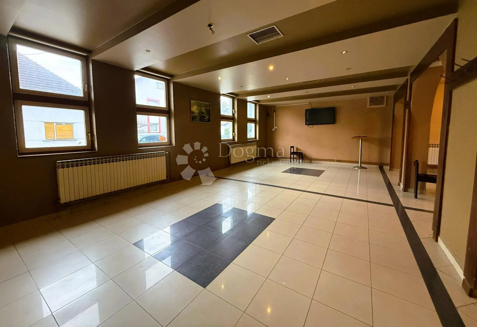 dugoročni najam poslovnog prostora - restoran, kafić ili sala za svečane događaje - slika 3