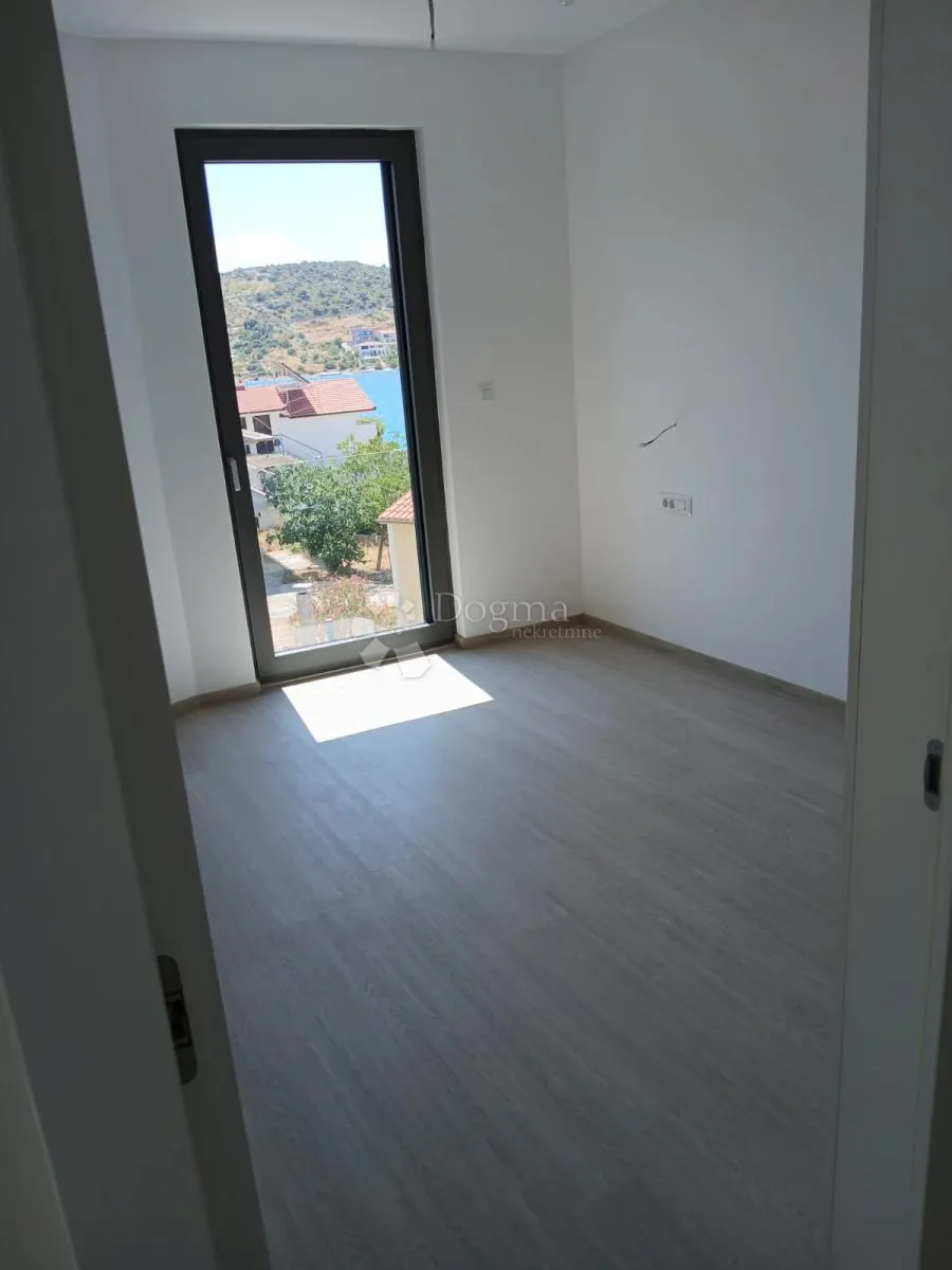 luksuzni apartman uz more b4 - slika 17