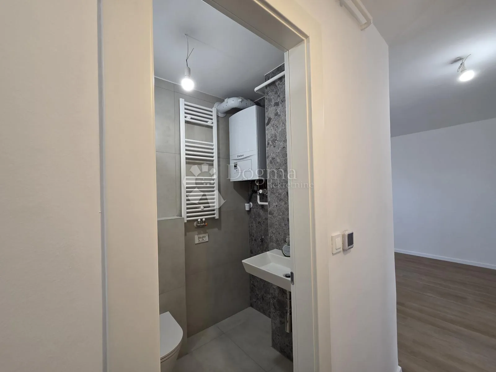 trnsko novi zagreb kompletno renovirani trosoban stan 50m2 - slika 24
