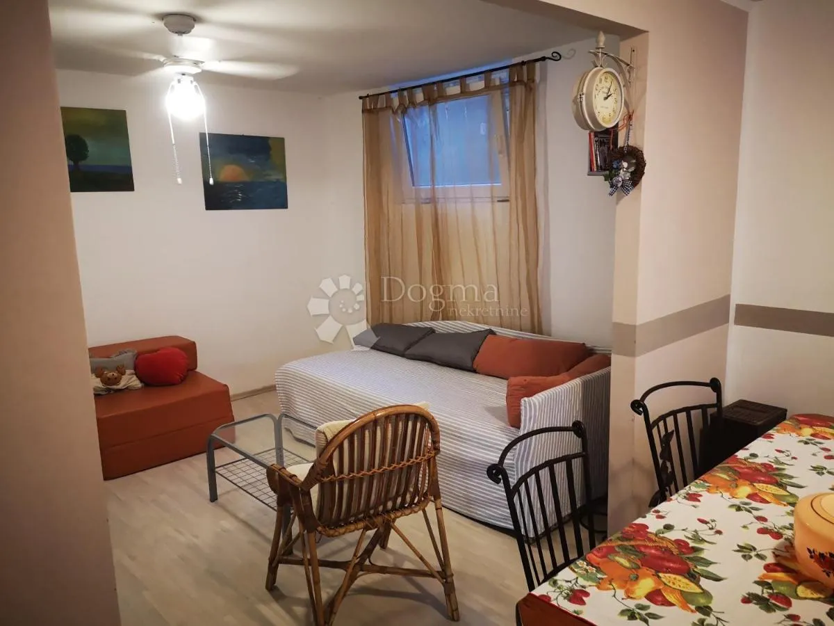prostrani apartman 79.36m² u centru crikvenice! - slika 2