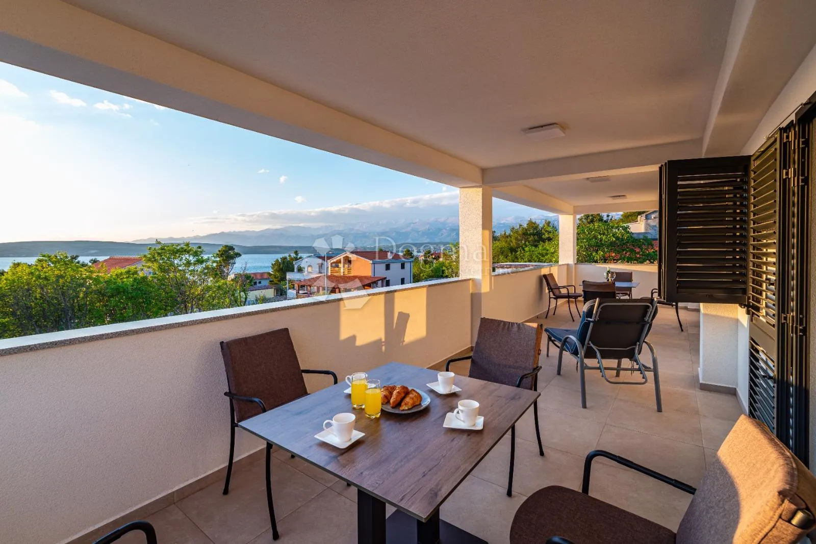 kuća s bazenom i pogledom na more – novigrad - slika 2