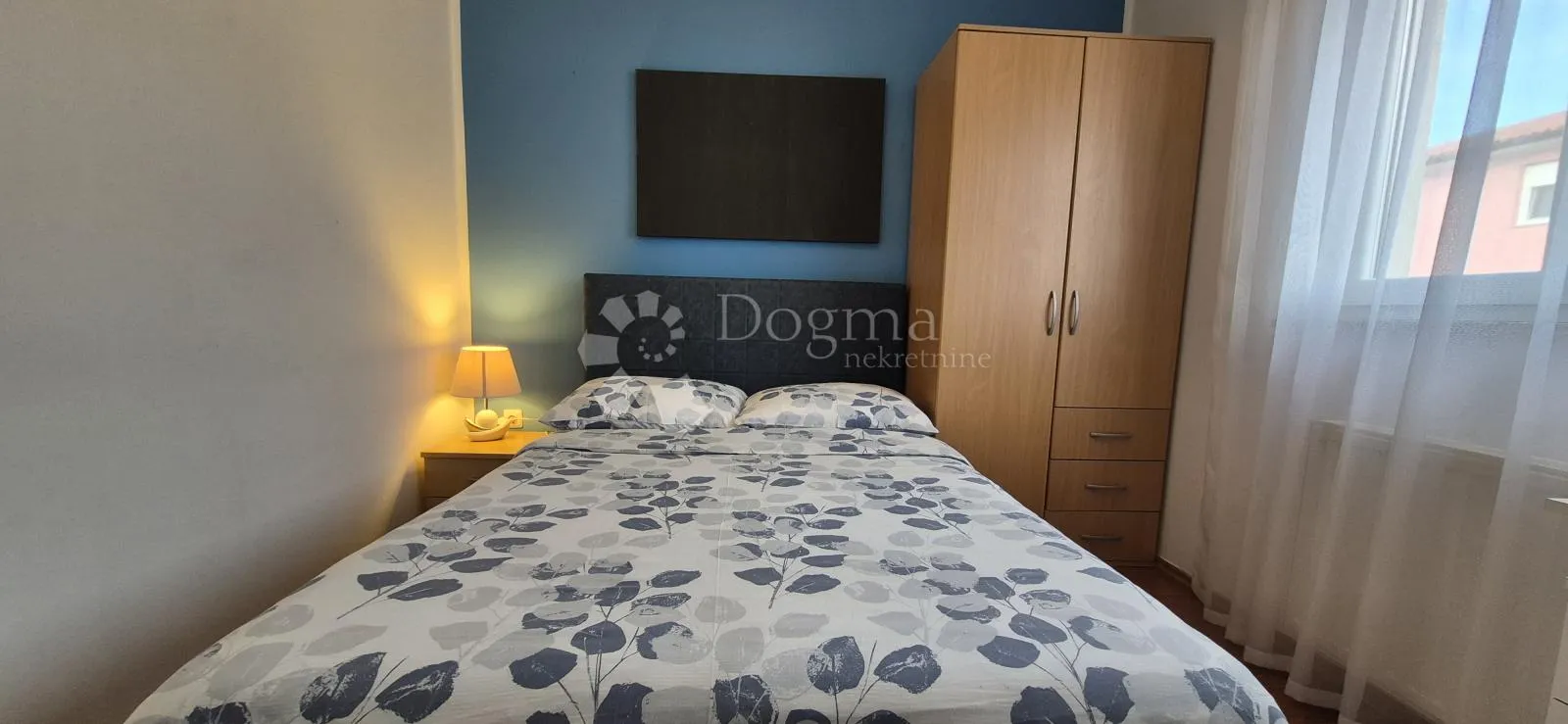 kuća sa 2 stana i bazenom - slika 77