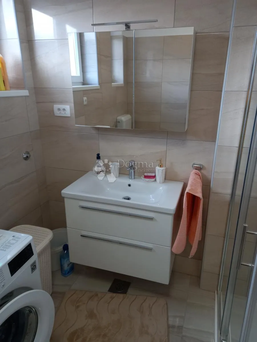 vrbovsko, stan sa garažom i konobom - slika 11