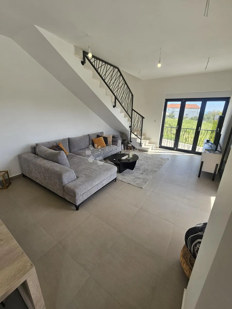 vodice duplex kuća na atraktivnoj lokaciji sa prekrasnim pogledom - slika 10