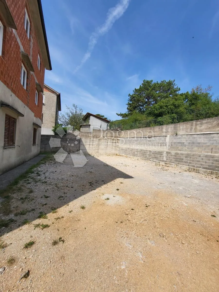 pulac, samostojeća kuća sa tri stana - slika 25