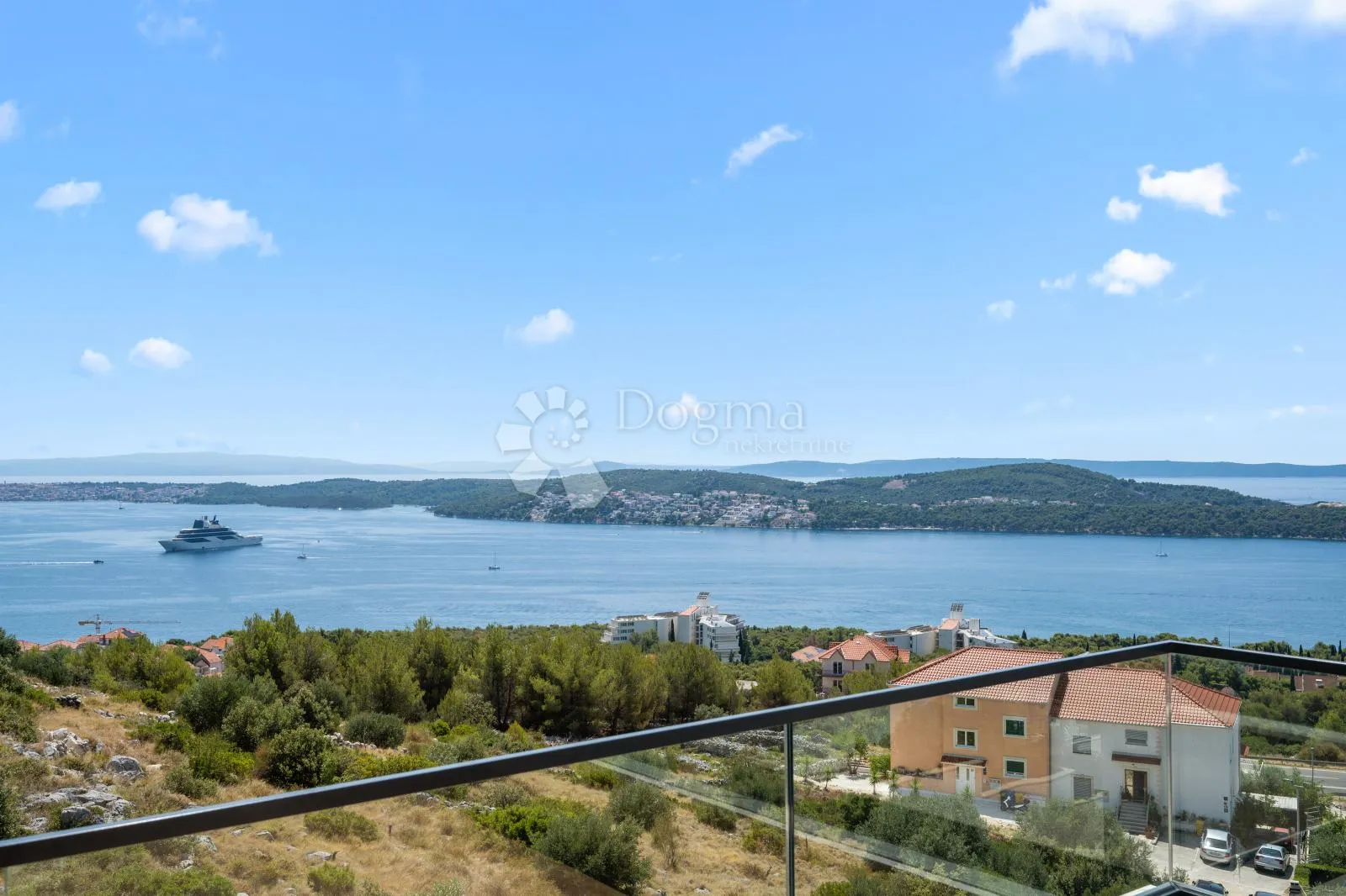 ekskluzivna moderna vila s bazenom i čarobnim pogledom - slika 26