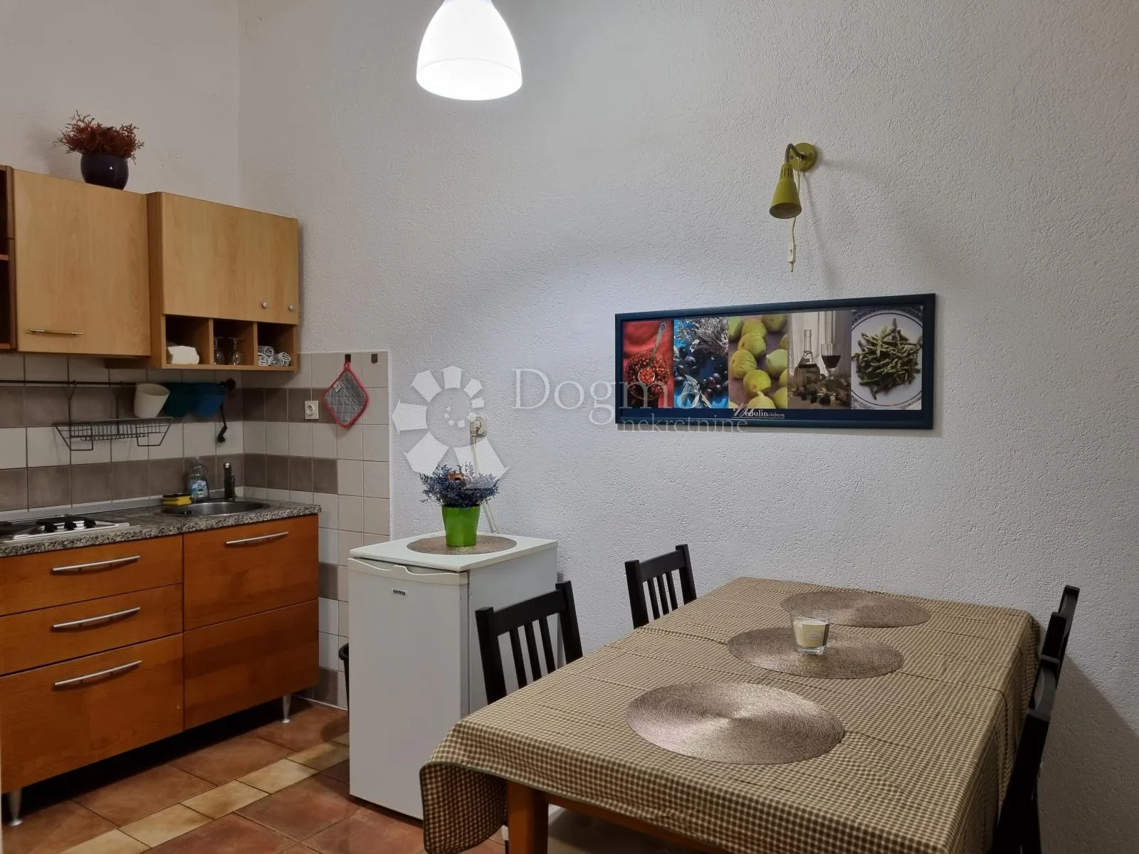zgrada...poslovna prilika za hostel - slika 12