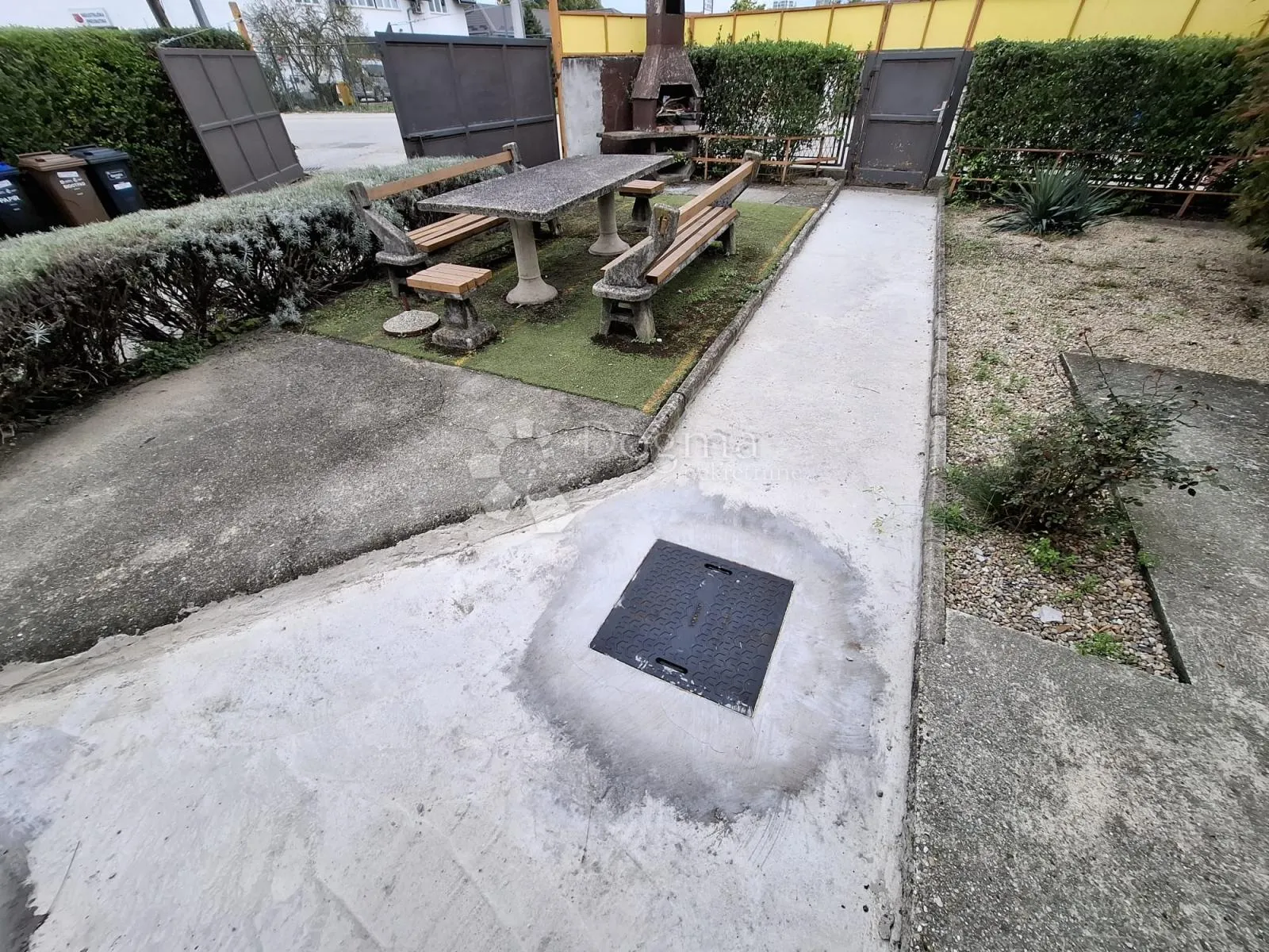 stambeno-poslovna zgrada trnje, 421 m², parking - slika 20