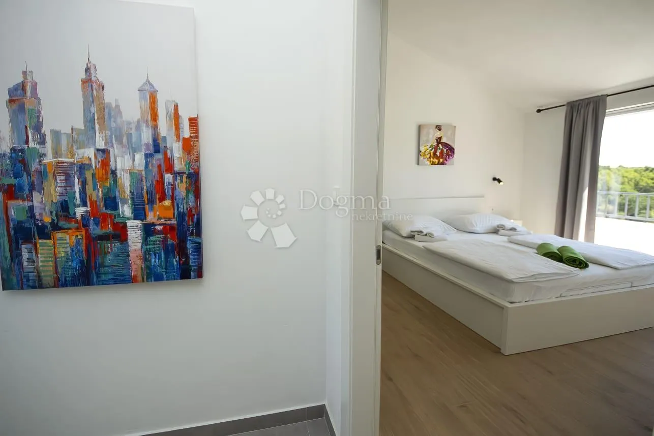 luksuzna vila u prirodnom okruženju - slika 18