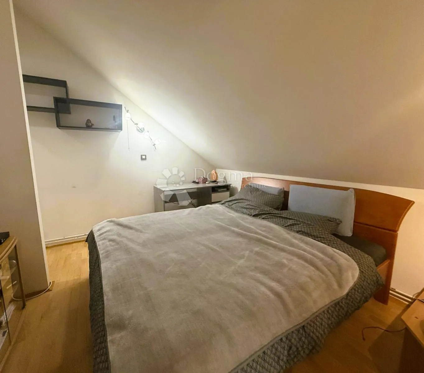 top prilika po sniženoj cijeni - cijeli kat, 145 m², privatni ulaz i parking - slika 10