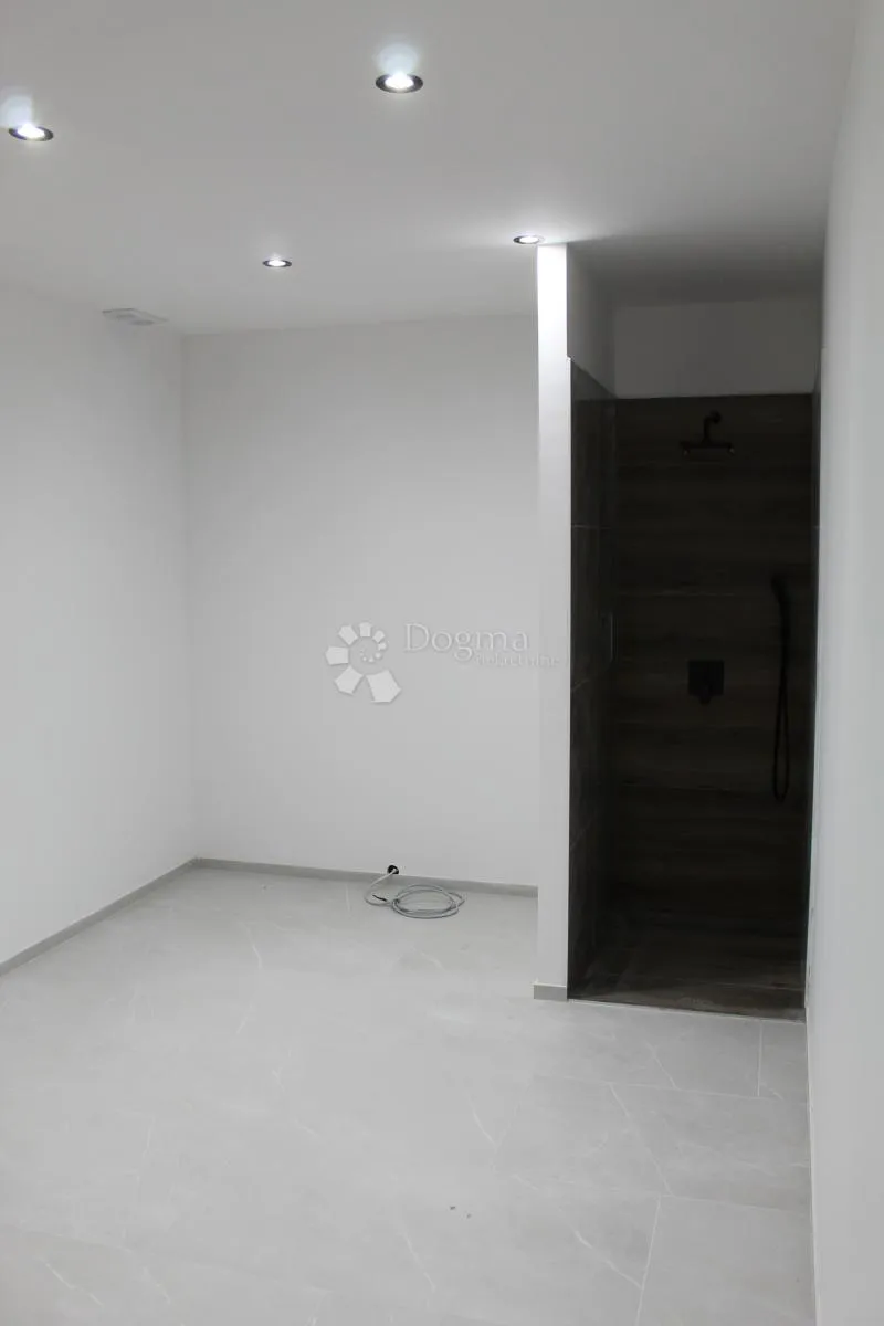 mega eksluzivna villa novi vinodolski - slika 37