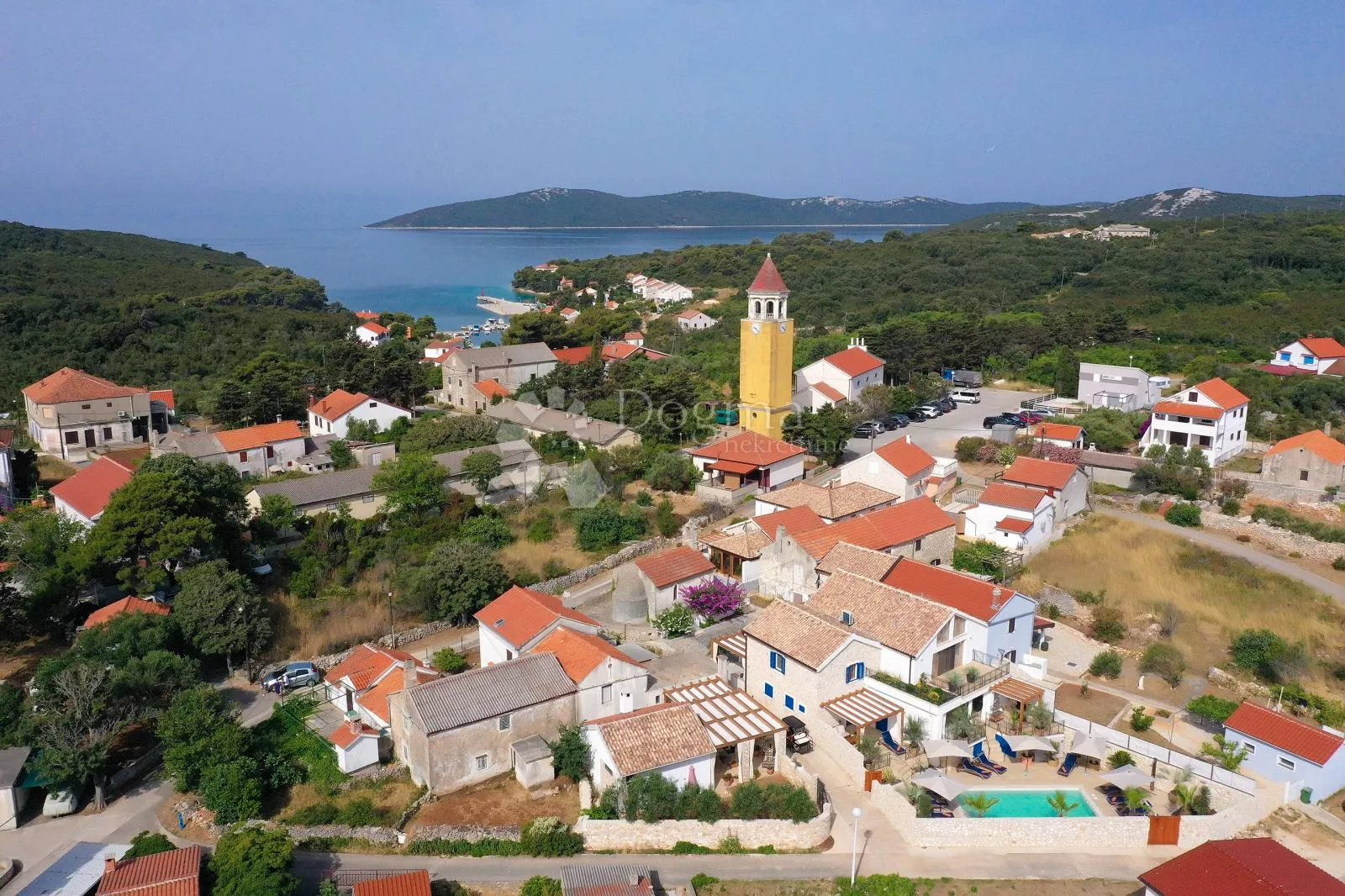 mediteranski biser na otoku molatu – dvojna kuća s velikim turističkim potencijalom - slika 5
